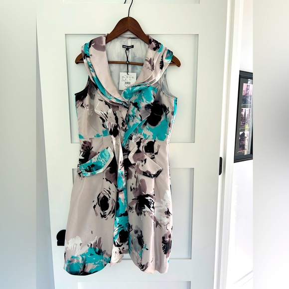 Dress - Picture 1 of 6